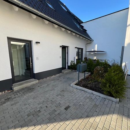 Moderne Wohnung Karlsruhe Neureut, Fussbodenheizung - Regendusche - Waschmaschine - Stellplatz Екстер'єр фото
