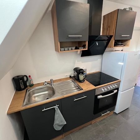 Moderne Wohnung Karlsruhe Neureut, Fussbodenheizung - Regendusche - Waschmaschine - Stellplatz Екстер'єр фото