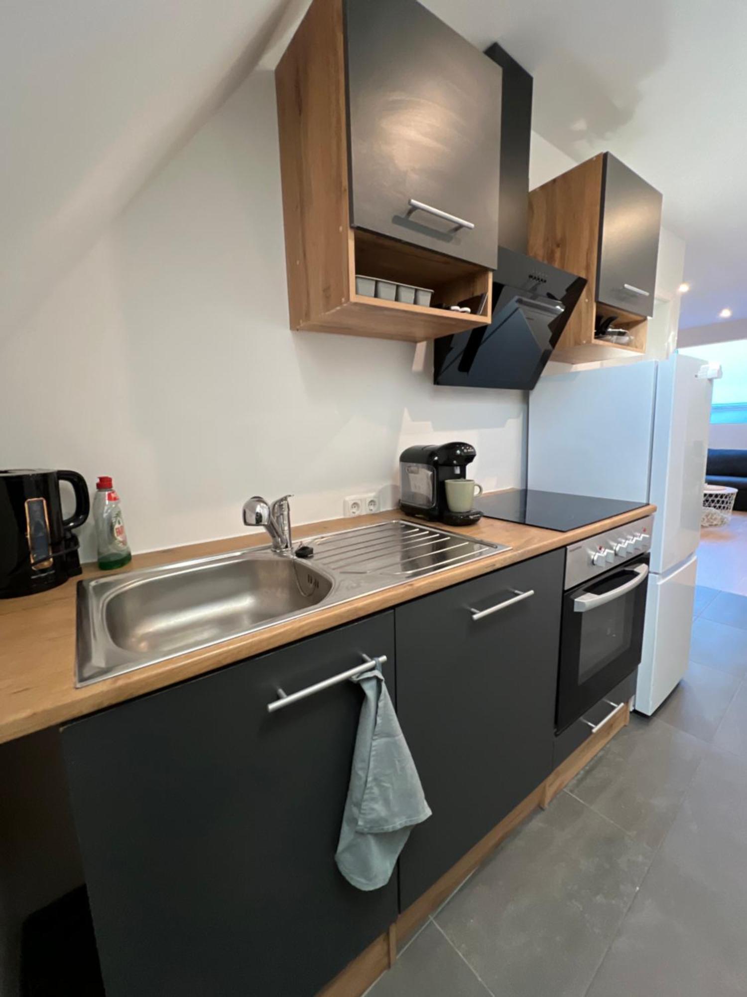 Moderne Wohnung Karlsruhe Neureut, Fussbodenheizung - Regendusche - Waschmaschine - Stellplatz Екстер'єр фото